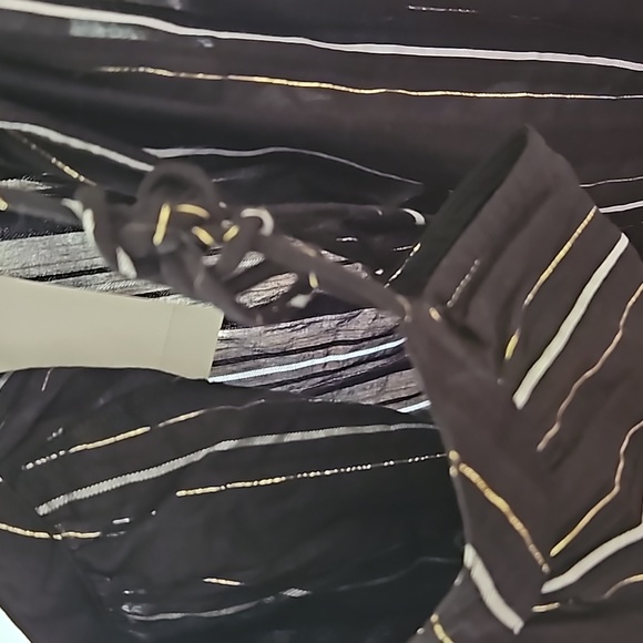 NEW Ann Taylor Black White Gold Metallic Stripe Flutter Sleeve Tie Neck Top XL - Picture 7 of 9